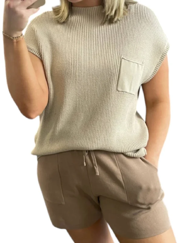 Women's Vacation Pullovers-Sweater Top & Shorts Set In Shell/mocha