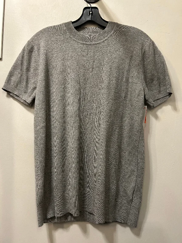 Women's Moisture-Wicking Pullovers-Sweater Short Sleeve By arach&cloz In Grey, Size: Xl