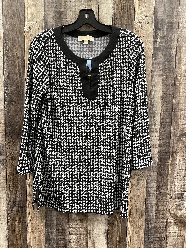 Top Long Sleeve Designer By Michael Kors In Checkered Pattern, Size: S