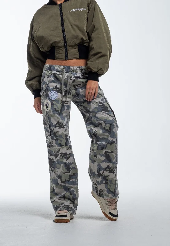 Women's Curvy Fit Pants-Womens Nyc Badge Cargo Trouser - Camo